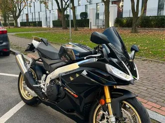 aprilia rsv4 factory wie neu