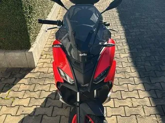 aprilia sr gt 125
