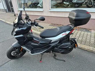 aprilia sr gt 200