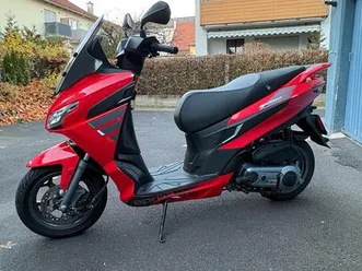 aprilia sxr 50 mit sommer + winterreifen