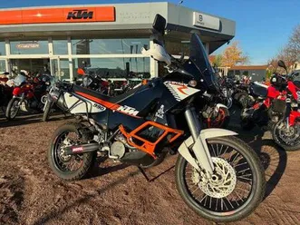 ktm 950 adventure mit akra und r fahrwerk