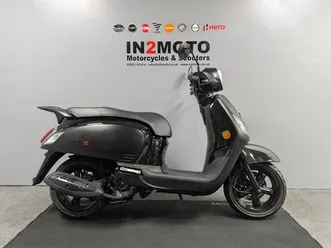 sym fiddle iii 50 2022 (72) sym 111 in black 49 cc