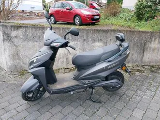 elektroroller futura 2,4 kw