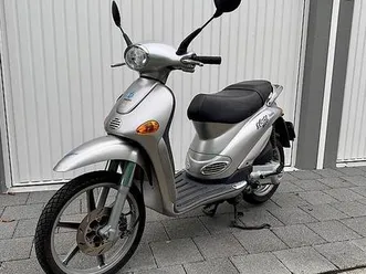 piaggio liberty 125 ccm / roller canton argovie -