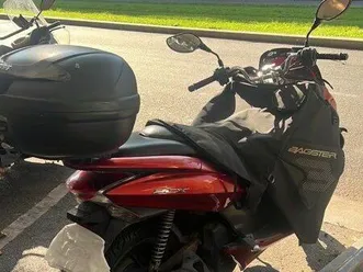 bonjour je vend mon pcx