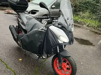 aprilia sr gt 125
