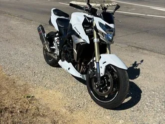 vends suzuki gsr750