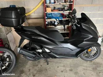 scooter honda 125 pcx mars 2023 1900 kms