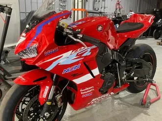 honda cbr 1000 rr préparé pour piste