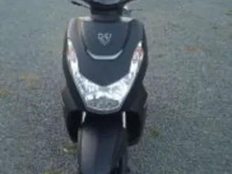 scooter kisbee 4t bonne état ct bon pour 3 ans et cg a jour