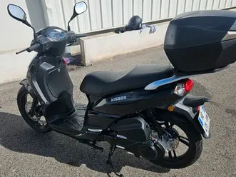 scooter 125 + top case