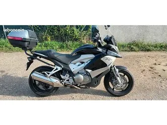 vends honda 800 crossrunner