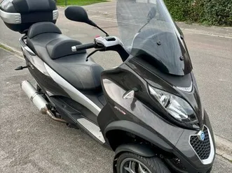piaggio mp3 500