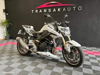 suzuki gsr 750