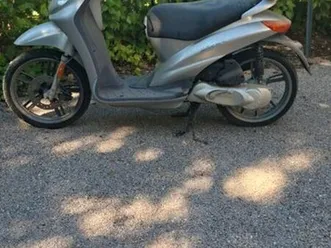 scooter peugeot 50 cc sans plaques de immatriculation