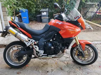 triumph tiger 1050