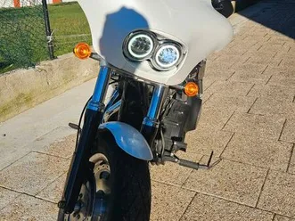 moto harley fat bob dyna