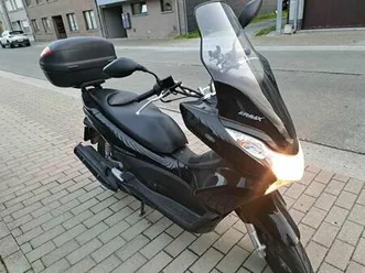 ② honda pcx 125 cc (uitstekende staat)