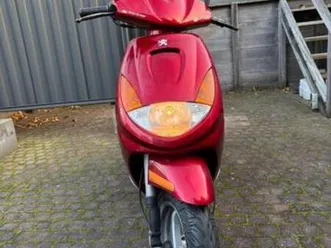 nog een zeer mooie rode peugeot vivacity uit 2005 — scooters | peugeot — marktplaats