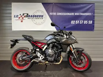 suzuki gsx-8s 2025 800 cm3 | moto roadster | 300 km | noir | 85000 la roche sur yon