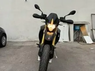 aprilia dorsoduro 750