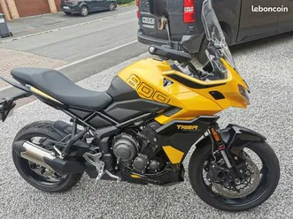 vends triumph tiger 800 sport 2025