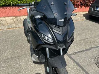 aprilia sr gt 125