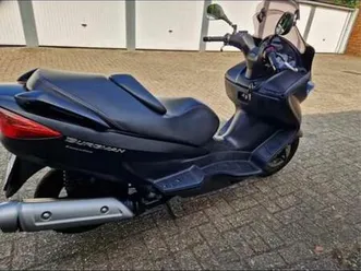 ② suzuki burgman 125 cc bj 2014