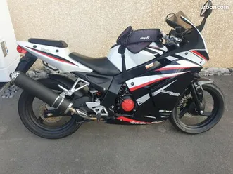 125 daelim roadsport r