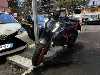 ktm 390 duke anniversario del 30 anni