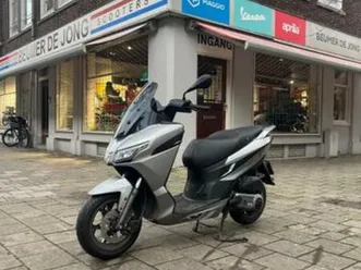 aprilia sxr 50 zilver – 1/11/2025 – 35 km — scooters | aprilia — marktplaats