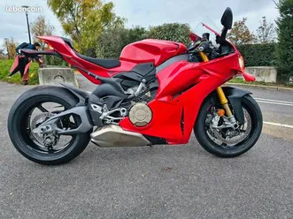 ducati panigale v4 s