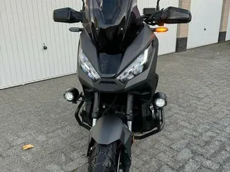 ② honda x-adv 750 in topstaat !
