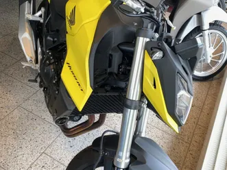 honda cb 750 hornet, naked, modèle démo, chf 6'300.-, possibilité de louer une moto