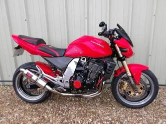 kawasaki z1000 great condition with many extras * uk delivery *