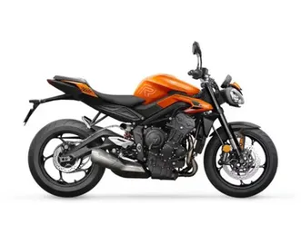 2025 triumph street triple 765 r matte baja orange