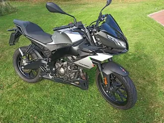 aprilia tuono 125 – ez 2022 – nur 5.069 km – top zustand!