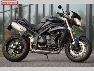 triumph speed triple 1050 abs zwart