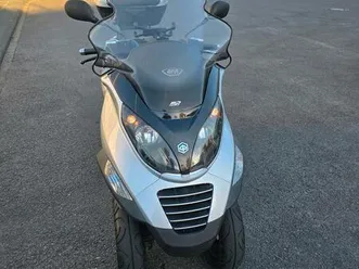 piaggio mp3 250 ccm