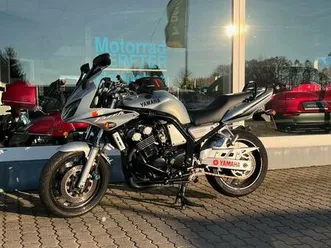 yamaha fzs 600