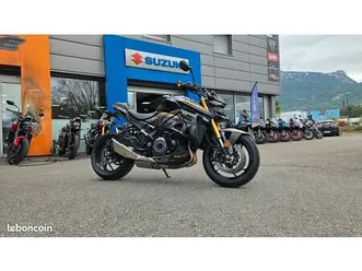 suzuki gsx-s 1000 + personnalisation - 03/25 - 1e main - 1690 km - impeccable - 12990 euros