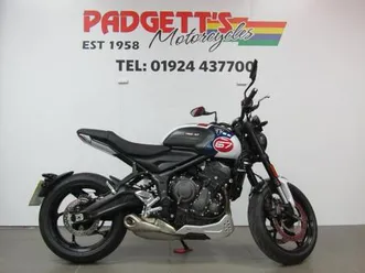 2025 triumph trident 660 - triple tribute