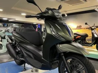 piaggio beverly 310 hpe e5+ 2025 300 cm3 | scooter | 151 km | vert | 75016 paris 16