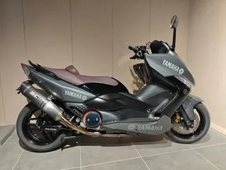 ② yamaha tmax special !