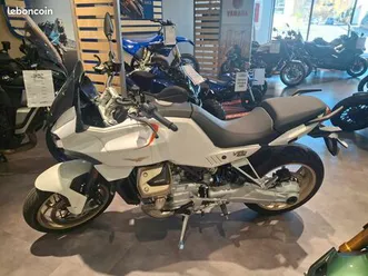 moto guzzi v100 mandello