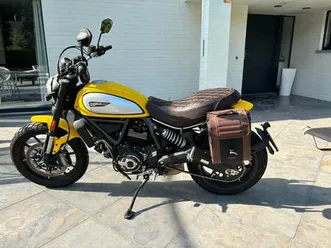 ② ducati scrambler met maar 707 km
