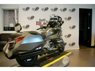 2018 honda® gl1800bd silver