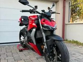 ducati streetfighter v2