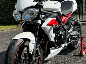 triumph street triple r