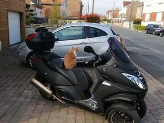 vend scooter peugeot métropolis